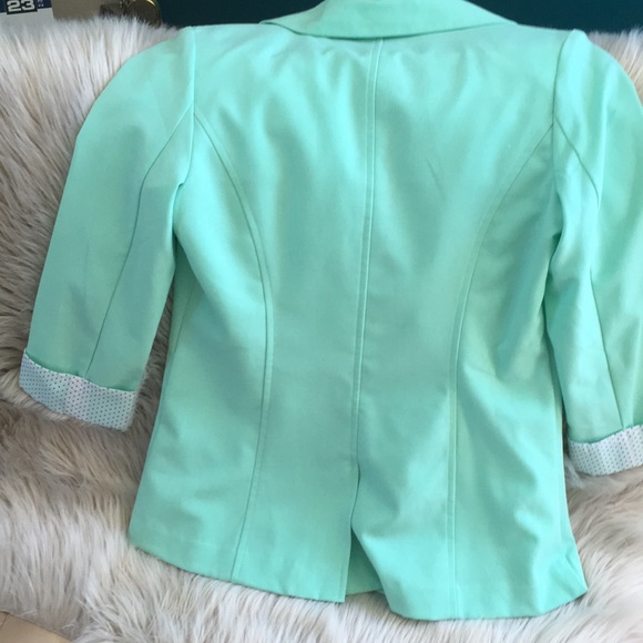 Jacket - Picture 3 of 4